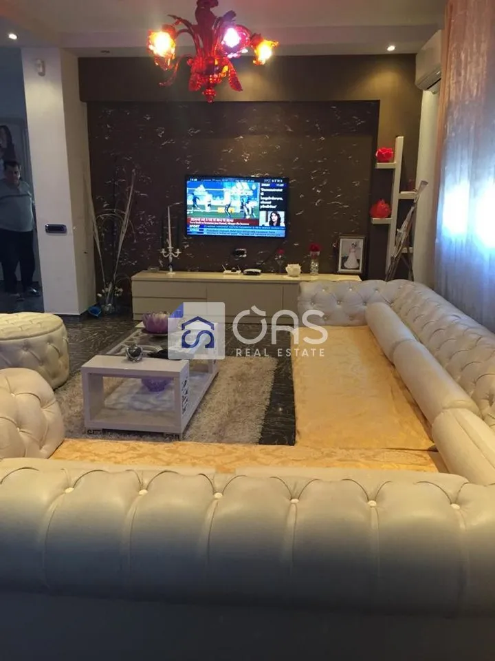 Apartament 2+1 me qera në Komuna e Parisit, Tiranë, 125 m². Foto 1 nga 7