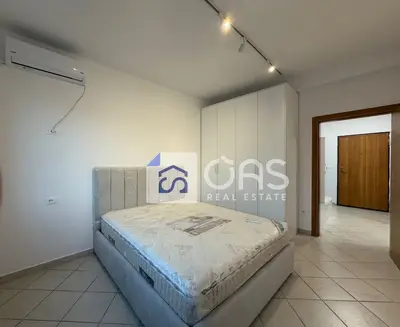 Apartament 2+1 me qera në Tregu Elektrik, Tiranë, 100 m². Foto 4 nga 6