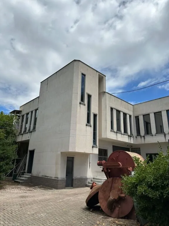 ZyrĂ« nĂ« shitje nĂ« Ura e Dajlanit, DurrĂ«s, 690 mÂČ. Foto 1 nga 10