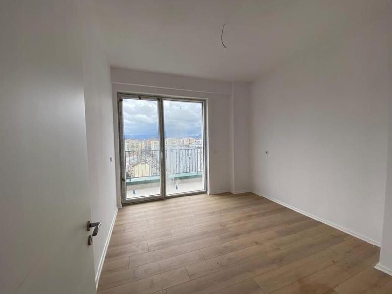 Apartament 3+1 në shitje në Komuna e Parisit, Tiranë, 282 m². Foto 7 nga 8