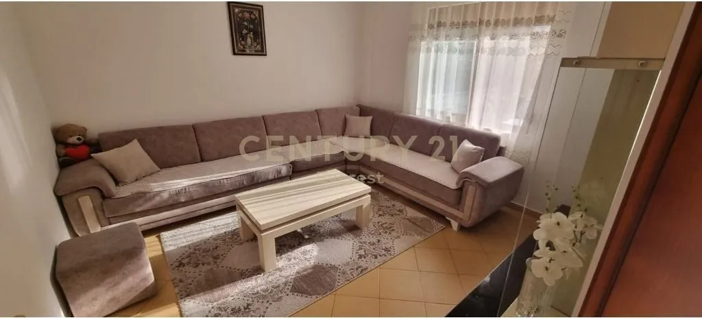 Vilë 2+1 me qera në Rruga Besa, Tiranë, 80 m². Foto 1 nga 6