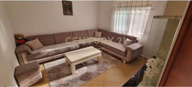 Vilë 2+1 me qera në Rruga Besa, Tiranë, 80 m²