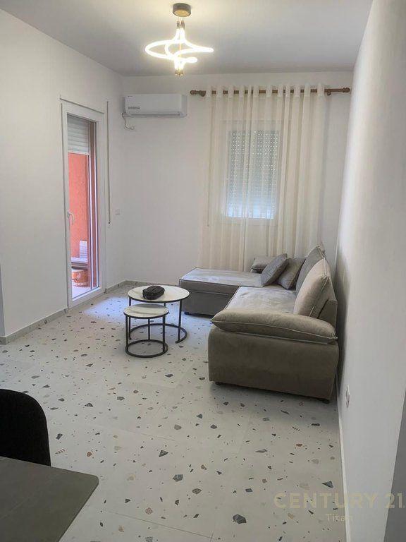 Apartament 1+1 me qera në Rruga 5 Maji, Tiranë, 60 m²