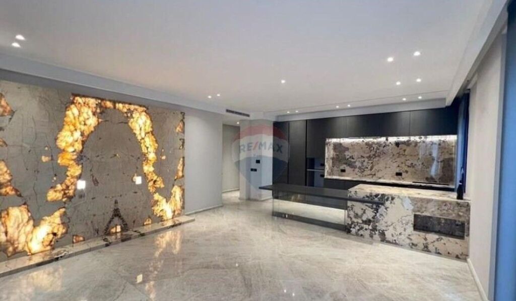 Appartamento in vendita a Rruga e Elbasanit, Tirana, 140 m². Foto 1 di 3