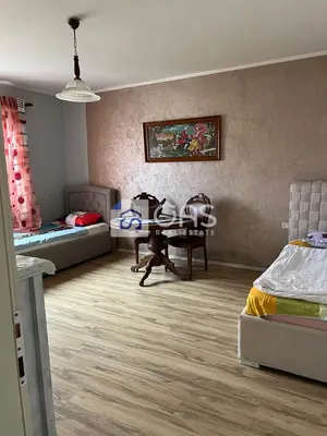 Apartament 3+1 me qera në Qsut, Tiranë, 140 m². Foto 5 nga 5