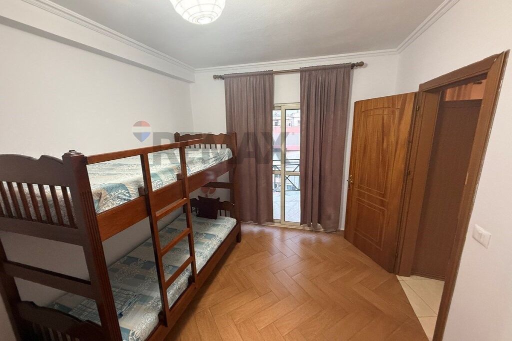 Appartamento in affitto a Rruga e Barrikadave, Tirana, 100 m². Foto 3 di 3