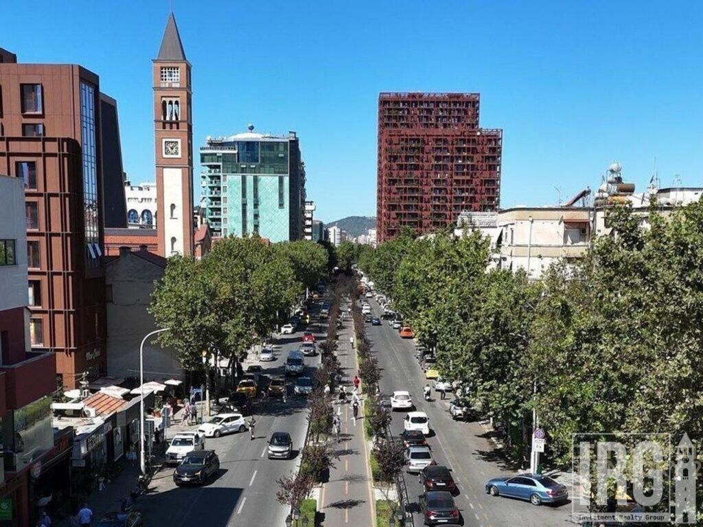 Ambient biznesi me qera në Rruga e Kavajës, Tiranë, 545 m²
