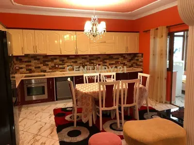 Apartament 3+1 me qera në Vilat amerikane, Tiranë, 162 m². Foto 3 nga 9