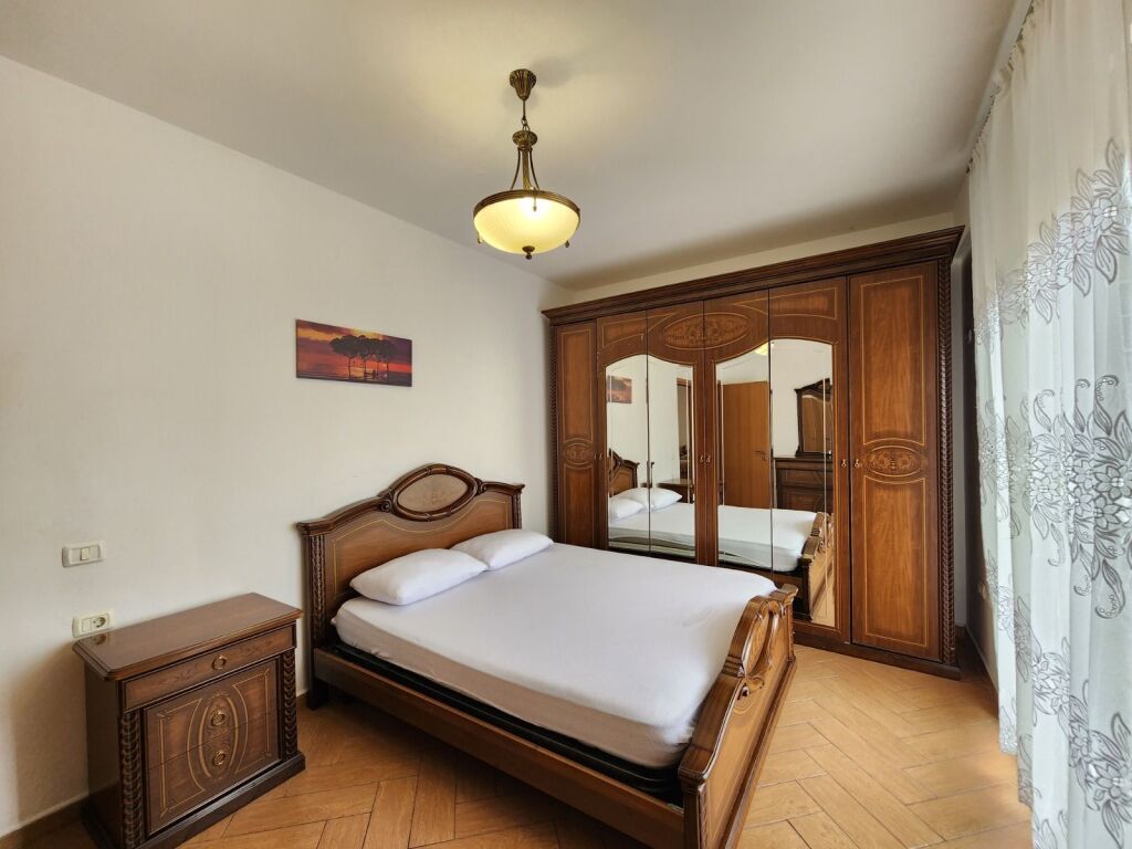 Apartament 2+1 me qera në Rruga Siri Kodra, Tiranë, 100 m². Foto 1 nga 3