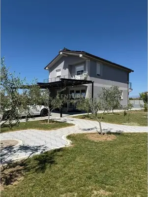 Vilë në shitje në Xhafzotaj, Durrës, 1 000 m². Foto 1 nga 5
