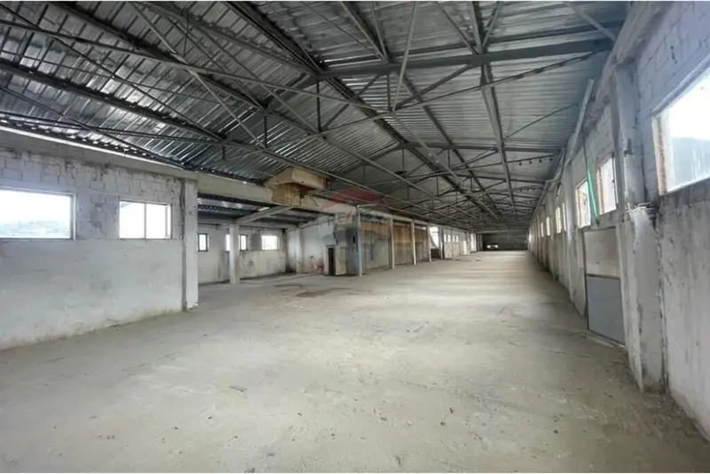 Magazinë me qera në Arbane, Tiranë, 5 000 m²