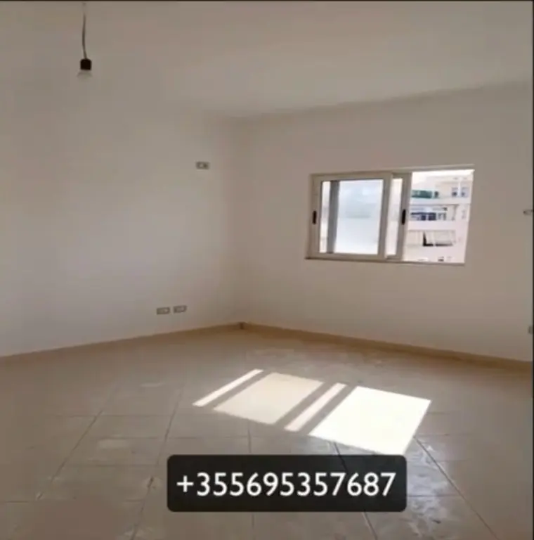 Appartamento in vendita a Stacioni i Trenit, Durazzo, 140 m²