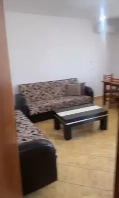 Apartament 1+1 me qera në Komisariati i Policisë Nr. 4, Tiranë, 60 m². Foto 1 nga 10