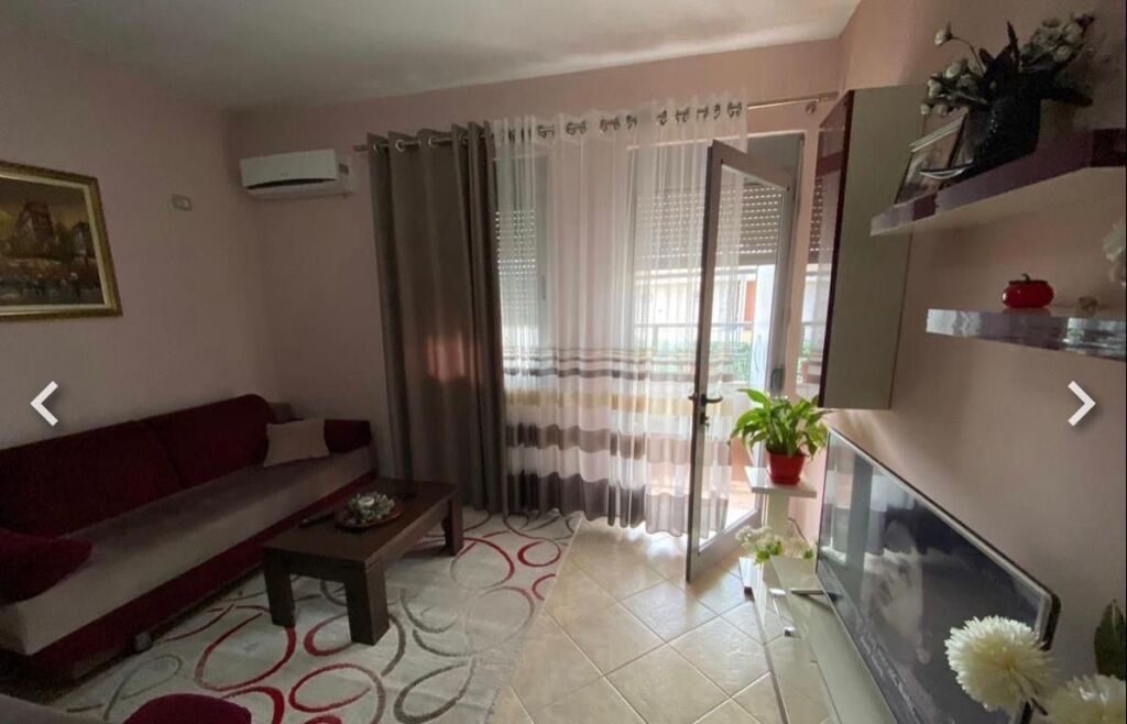 Apartament 2+1 me qera në Prokuroria e Tiranës, Tiranë, 100 m². Foto 1 nga 6