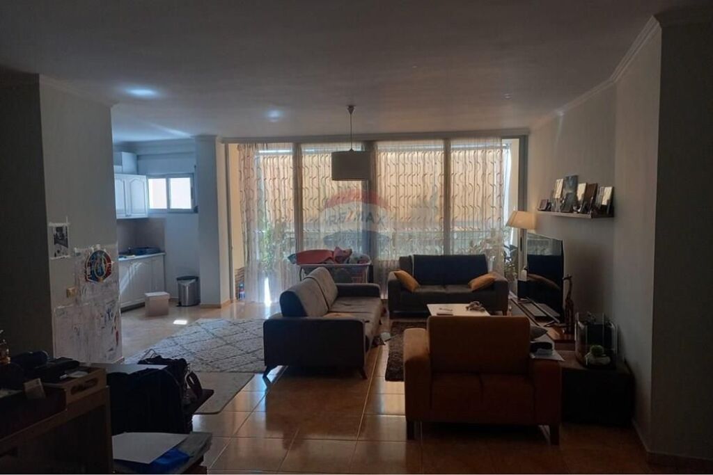 Appartamento in vendita a Rruga Peti, Tirana, 151 m². Foto 1 di 3