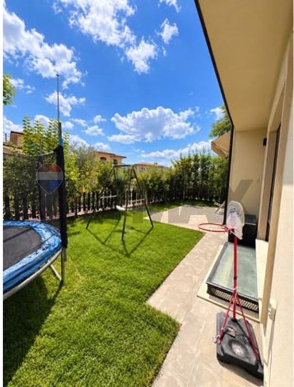 Villa for rent in TEG, Tirana, 330 m². Photo 2 of 3