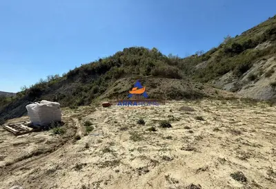 Terreno in vendita a Peze, Tirana, 200 m². Foto 2 di 2