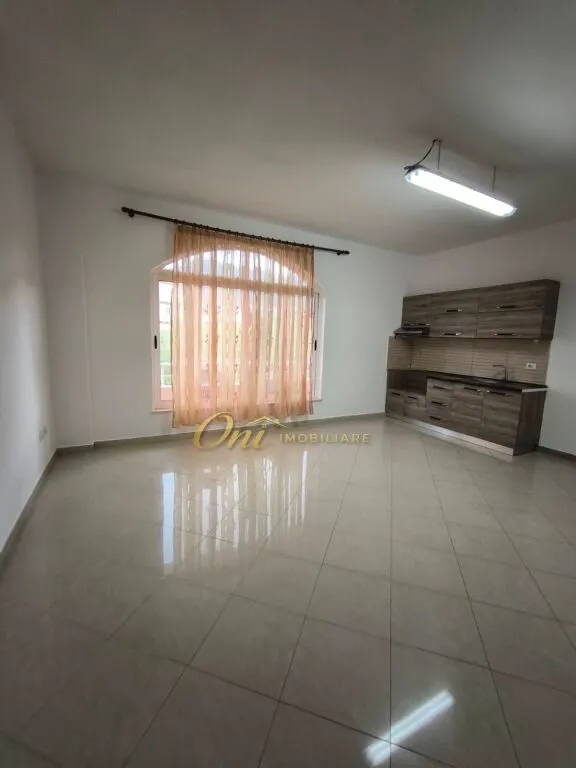 Appartamento 1+1 in affitto a Kodra e Priftit, Tirana, 70 m². Foto 1 di 4