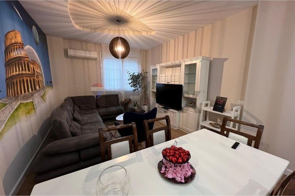 Apartment for sale in Liqeni i Thatë, Tirana, 89 m². Photo 1 of 3