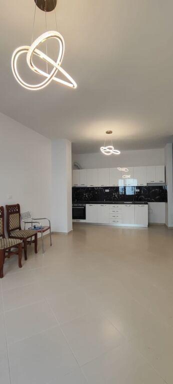 Apartament 2+1 me qera në Linzë, Tiranë, 80 m². Foto 2 nga 8
