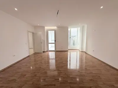 Ufficio in affitto a Rruga e Elbasanit, Tirana, 193 m². Foto 4 di 7