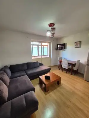 Apartament 3+1 me qera në Myslym Shyri, Tiranë, 130 m². Foto 2 nga 12