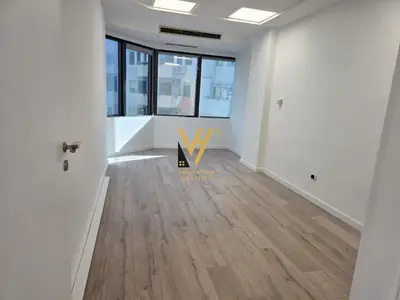 Ufficio in affitto a Kullat Binjake, Tirana, 110 m². Foto 3 di 6