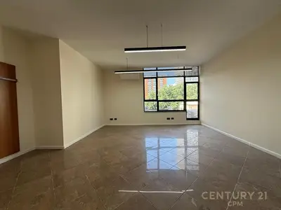Zyrë me qera në Rruga Papa Gjon Pali II, Tiranë, 200 m². Foto 8 nga 8