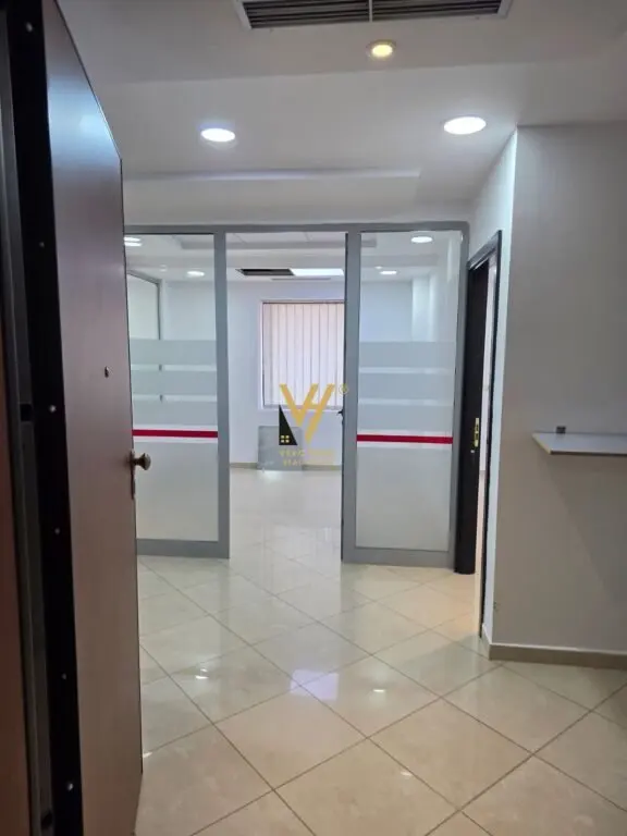 Zyrë me qera në Kullat Binjake, Tiranë, 95 m²