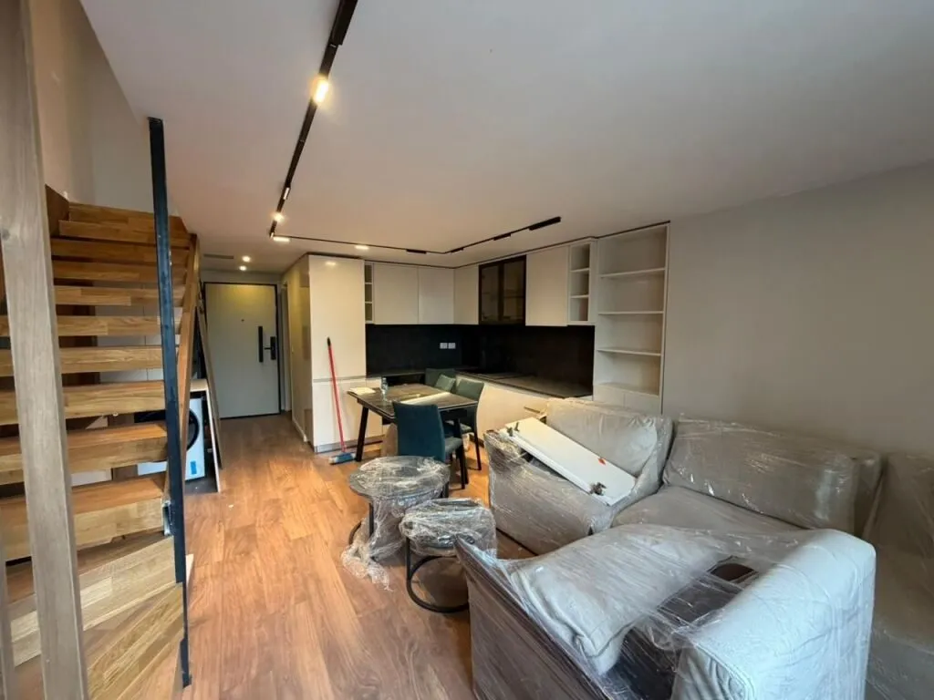 Apartament 1+1 në shitje në Pallati me Shigjeta, Tiranë, 96 m². Foto 1 nga 6