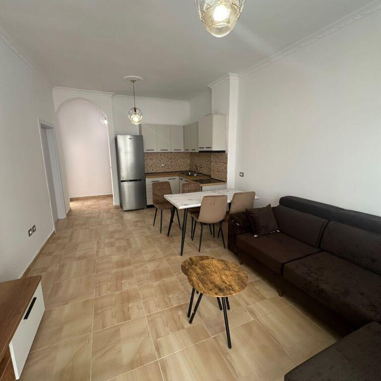 Appartamento 3+1 in affitto a Euroshop "Materniteti i ri", Tirana, 95 m²