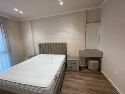 Apartament 1+1 me qera në Liqeni i Thatë, Tiranë, 72 m². Foto 3 nga 6