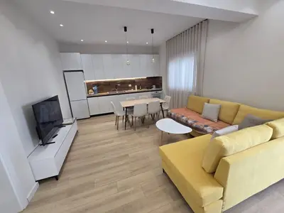Shtëpi private me qera në Harry Fultz, Tiranë, 300 m². Foto 2 nga 9