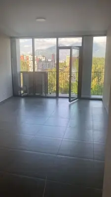 Zyrë me qera në Lake View Residences, Tiranë, 130 m². Foto 1 nga 6