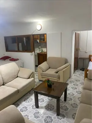 Shtëpi private 1+1 me qera në Kodra e Priftit, Tiranë, 52 m². Foto 3 nga 6