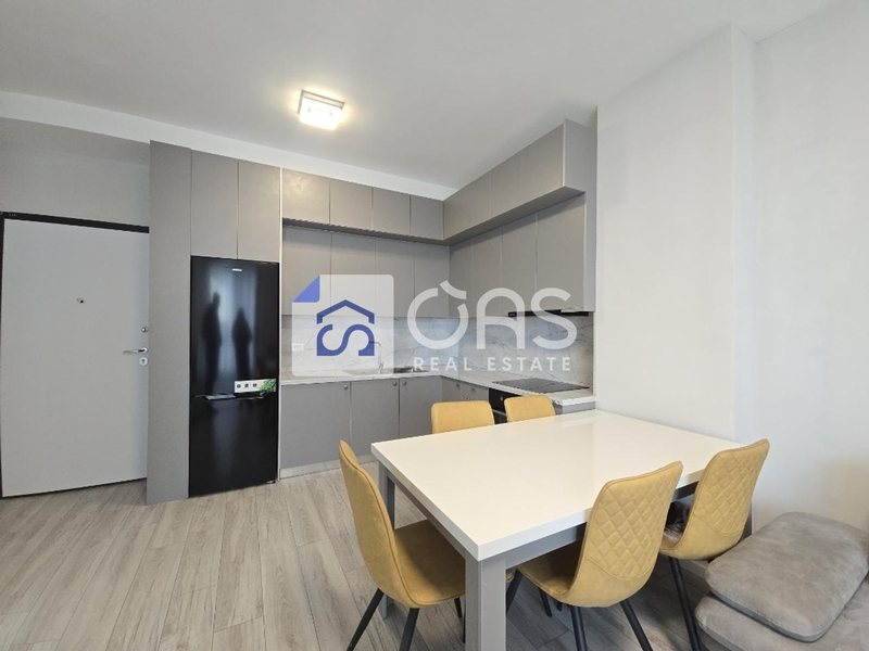 Apartament 1+1 me qera në Komuna e Parisit, Tiranë, 70 m². Foto 2 nga 6