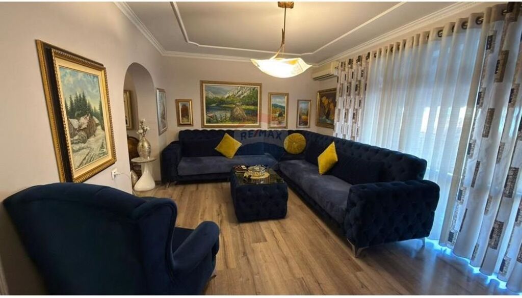 Apartment 3+1 for sale in Rruga e Kavajës, Tirana, 103 m². Photo 1 of 3