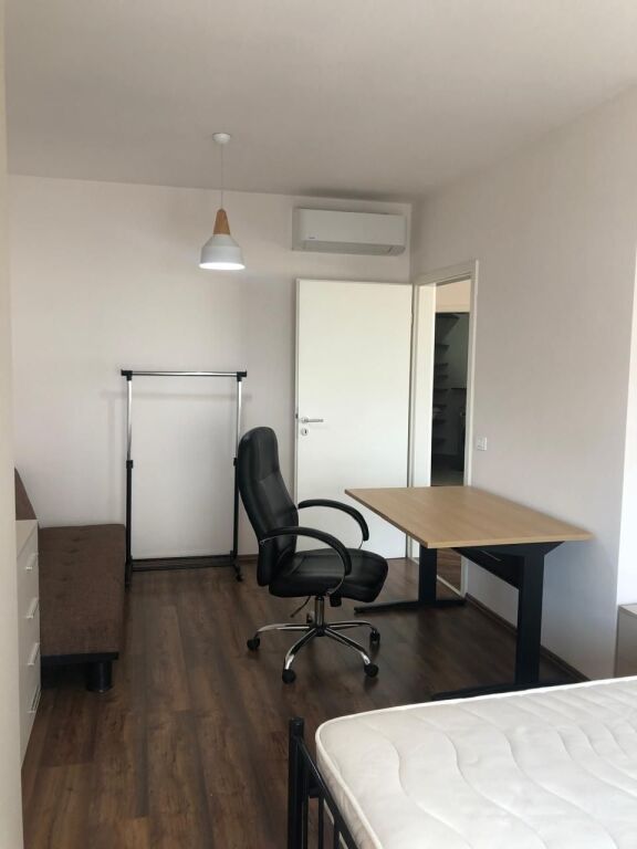 Apartment 1+1 for rent in 21 Dhjetori, Tirana, 98 m². Photo 2 of 3