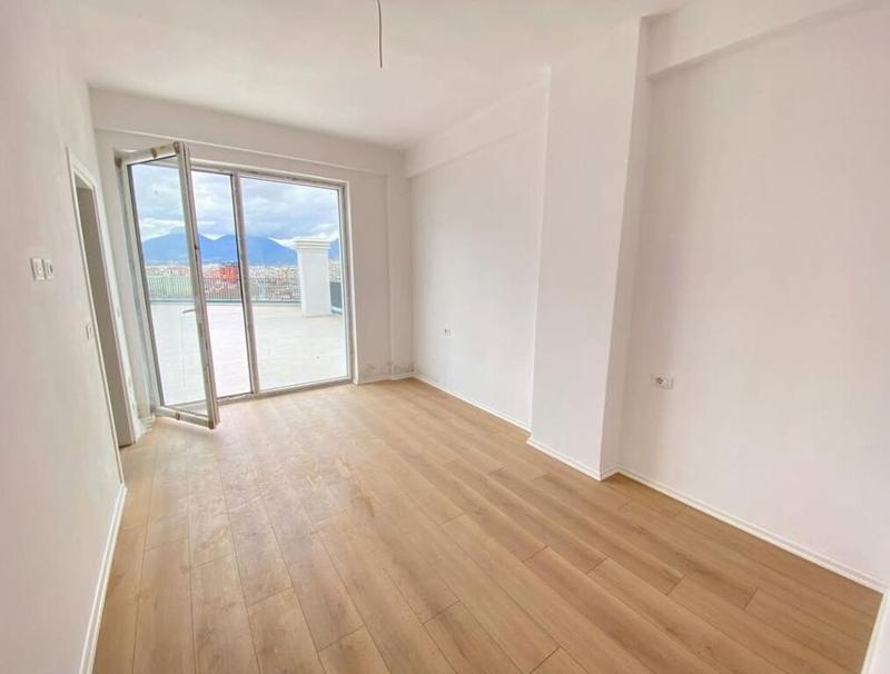 Apartament 3+1 në shitje në Komuna e Parisit, Tiranë, 282 m². Foto 5 nga 8