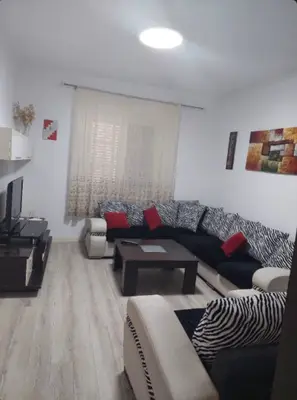 Apartament 2+1 me qera në Rruga Mihal Grameno, Tiranë, 150 m². Foto 1 nga 6