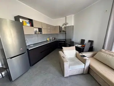 Apartament 2+1 me qera në Sheshi Pranvera, Durrës, 85 m². Foto 2 nga 7