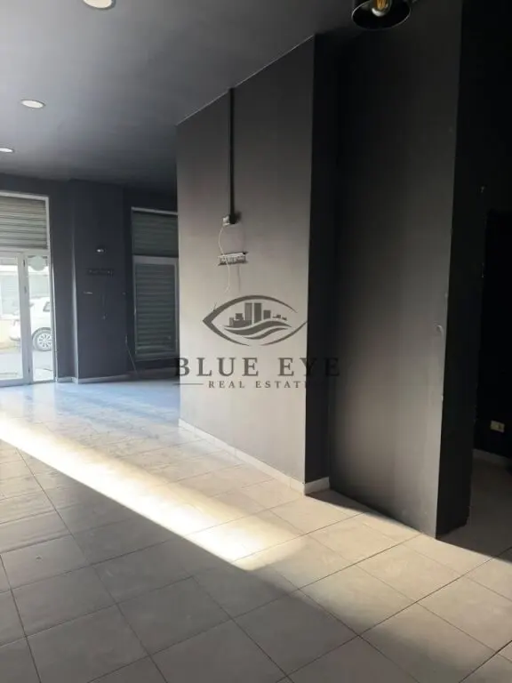 Locale commerciale in affitto a Spitali Rajonal, Durazzo, 70 m²