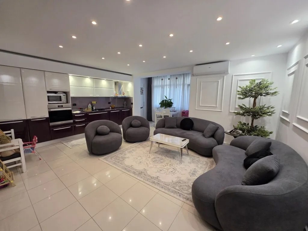Apartament 2+1 në shitje në Vasil Shanto, Tiranë, 110 m². Foto 1 nga 12