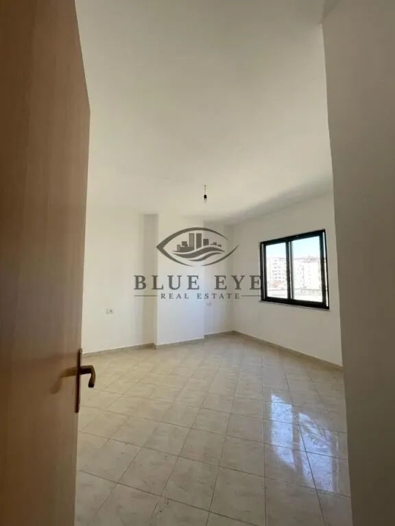 Apartament 2+1 në shitje në Stacioni i Trenit, Durrës, 113 m². Foto 1 nga 8