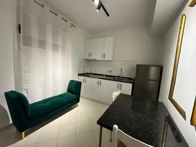 Apartment 1+1 for rent in Centrale, Vlorë, 70 m². Photo 2 of 7