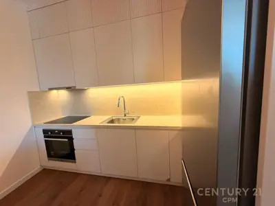 Apartament 2+1 me qera në Kompleksi Dinamo, Tiranë, 114 m². Foto 2 nga 7