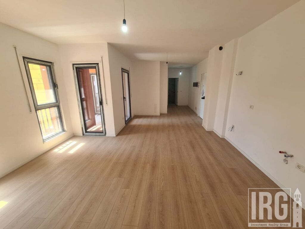 Apartament 2+1 në shitje në Shkolla e Kuqe, Tiranë, 100 m². Foto 2 nga 3