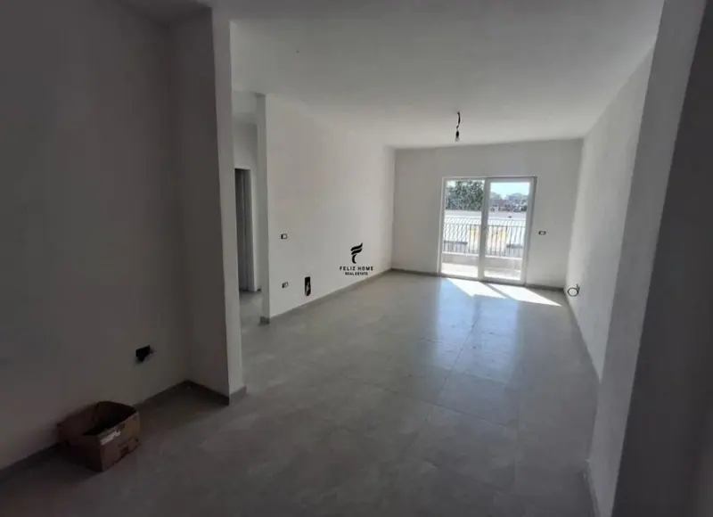 Zyrë me qera në Laprakë, Tiranë, 95 m²