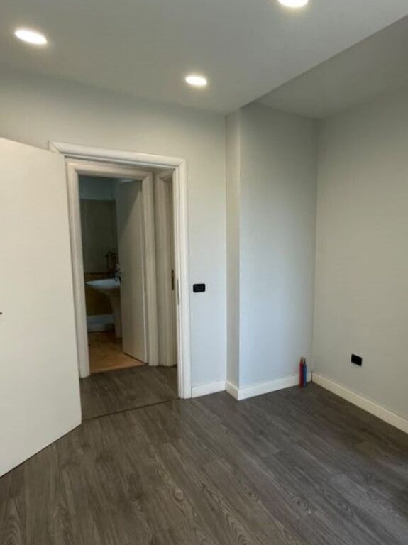Apartment 2+1 for rent in Myslym Shyri, Tirana, 90 m². Photo 1 of 3