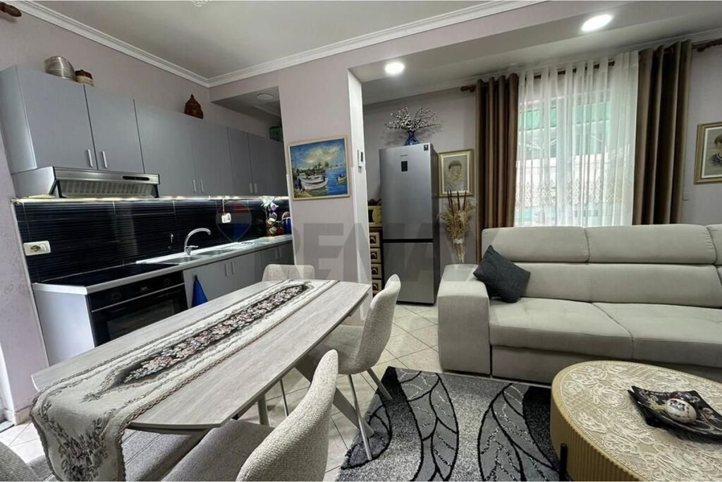 Apartment for sale in Fresk, Tirana, 143 m². Photo 2 of 3